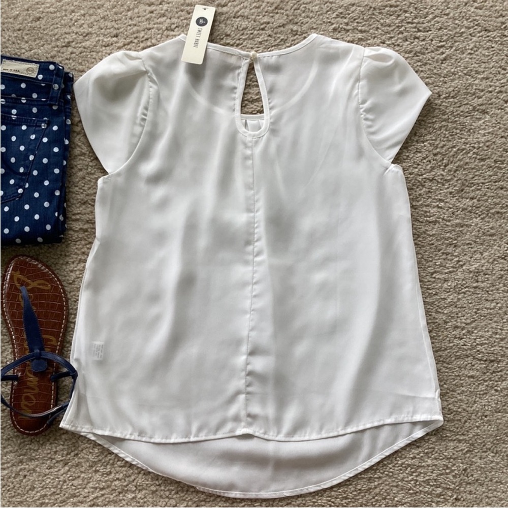 Creamy White Short Sleeve Blouse - Picture 5 of 10